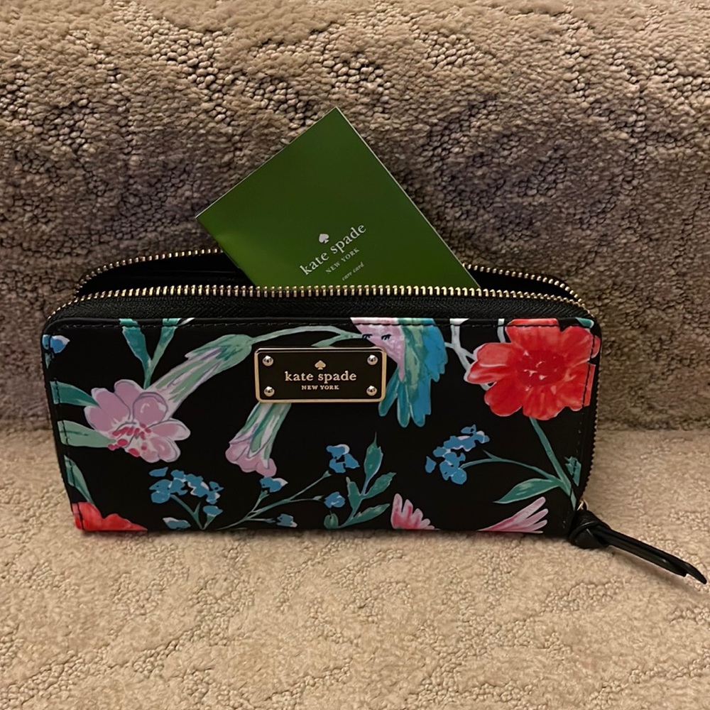 New Kate Spade Wallet-NWOT